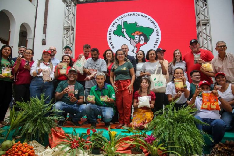 De polpa de fruta a carne: cooperativas e associações lançam novos produtos na Feira do MST