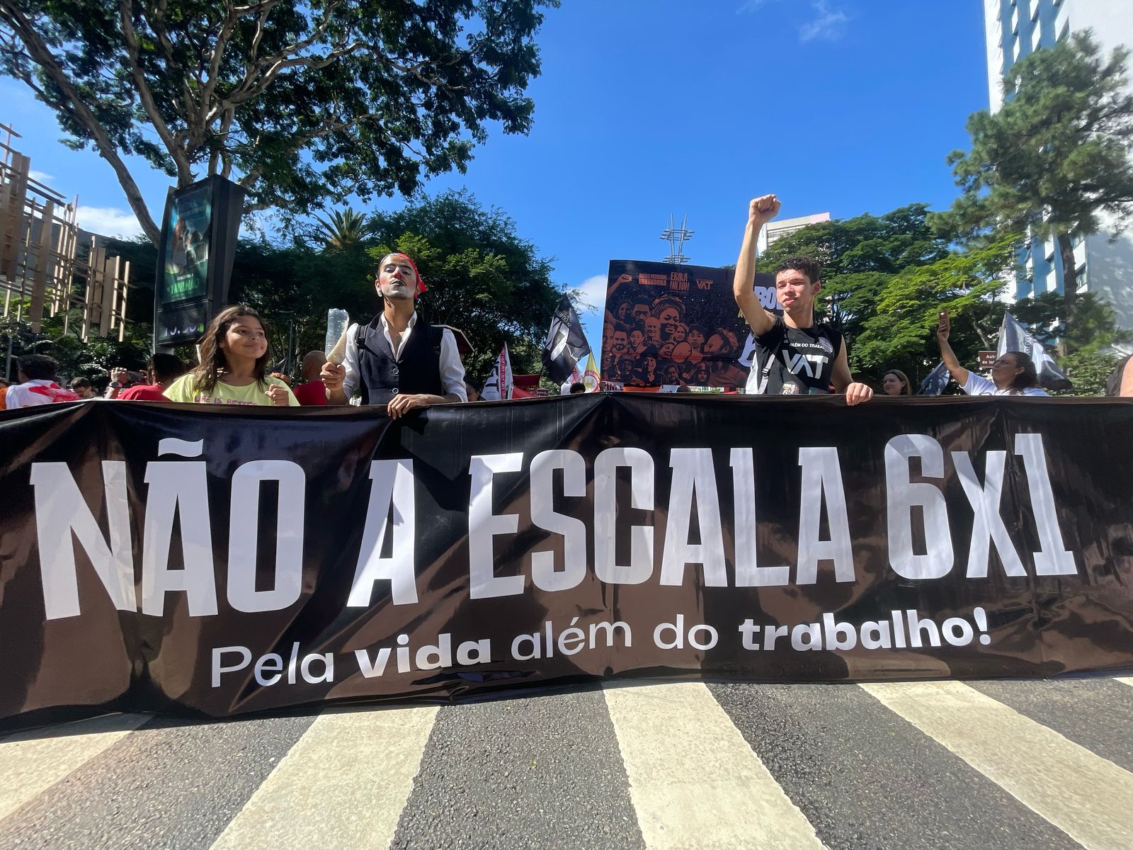 Ato em São Paulo (SP) pede o fim da escala 6x1