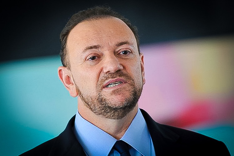 Favoritismo de Edinho Silva no PT preocupa identidade da esquerda, avalia cientista político