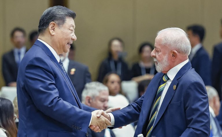 Acordo China-Brasil sobre IA reforça pesquisas conjuntas e desenvolvimento de infraestrutura