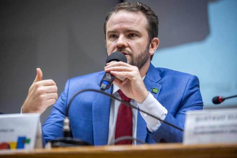 Governo muda regra do IOF para arrecadar R$ 20,5 bilhões a mais