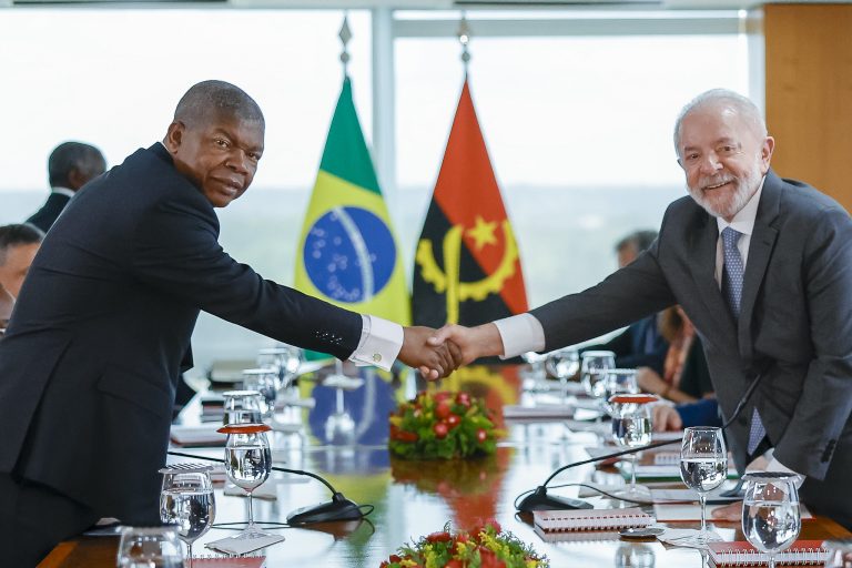 Brasil e Angola firmam acordos em visita do presidente João Lourenço: 'Bom pagador', diz Lula