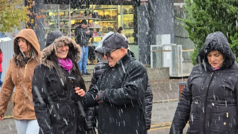 Frente fria derruba temperaturas no Sul e Sudeste; geada, neve e ressaca estão entre os alertas