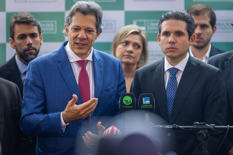 Hugo Motta fala em 'derrubada' do IOF e governo tem 10 dias para apresentar alternativa
