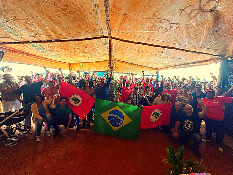 Ato político do MST denuncia trabalho escravo e grilagem de terras em Água Fria de Goiás