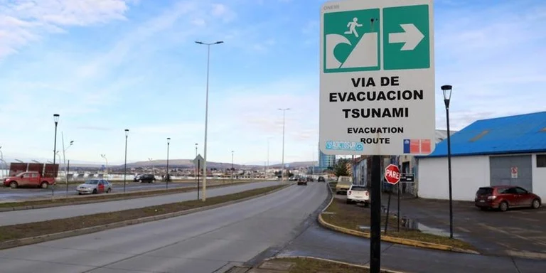 Chile suspende alertas de tsunami e evacuação após forte terremoto no mar