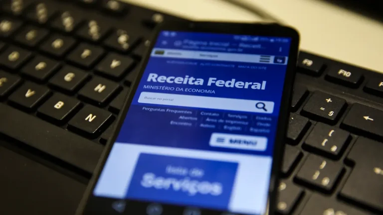 Prazo para declarar Imposto de Renda é 30 de maio: especialista explica como evitar malha fina