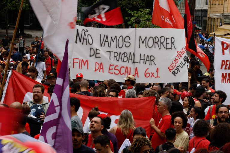 Antes que o verbo nos falte: negociação coletiva é chantagem ou aquisição de direitos?