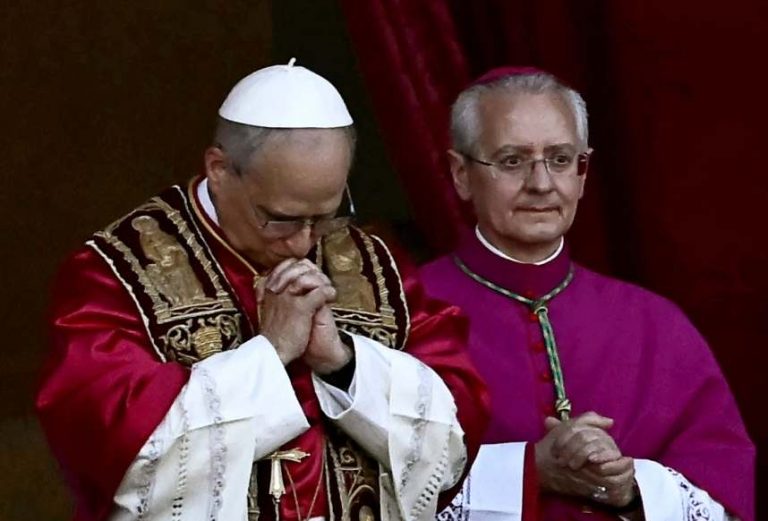 'Questão social', diz novo papa sobre escolha do nome Leão 14