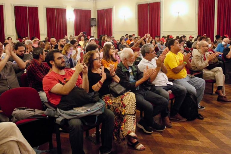 No Rio, movimentos populares dão início a jornada para plebiscito popular sobre escala 6x1