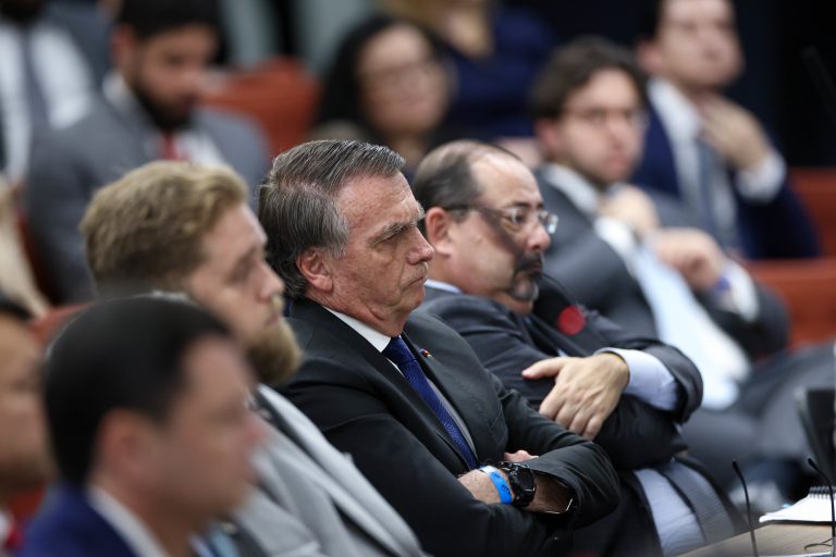 Defesas de Bolsonaro e Braga Netto confrontam Mauro Cid em depoimento no STF