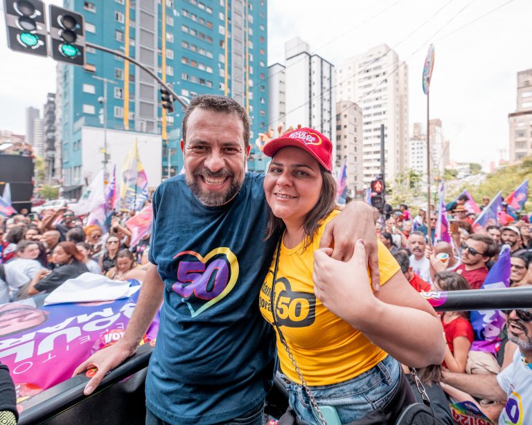 Natália Szermeta, esposa de Boulos, pode ser candidata caso deputado não dispute reeleição