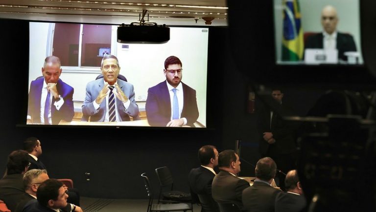 Braga Netto nega ter mandado 'sentar o pau' em chefes militares para forçar adesão à golpe