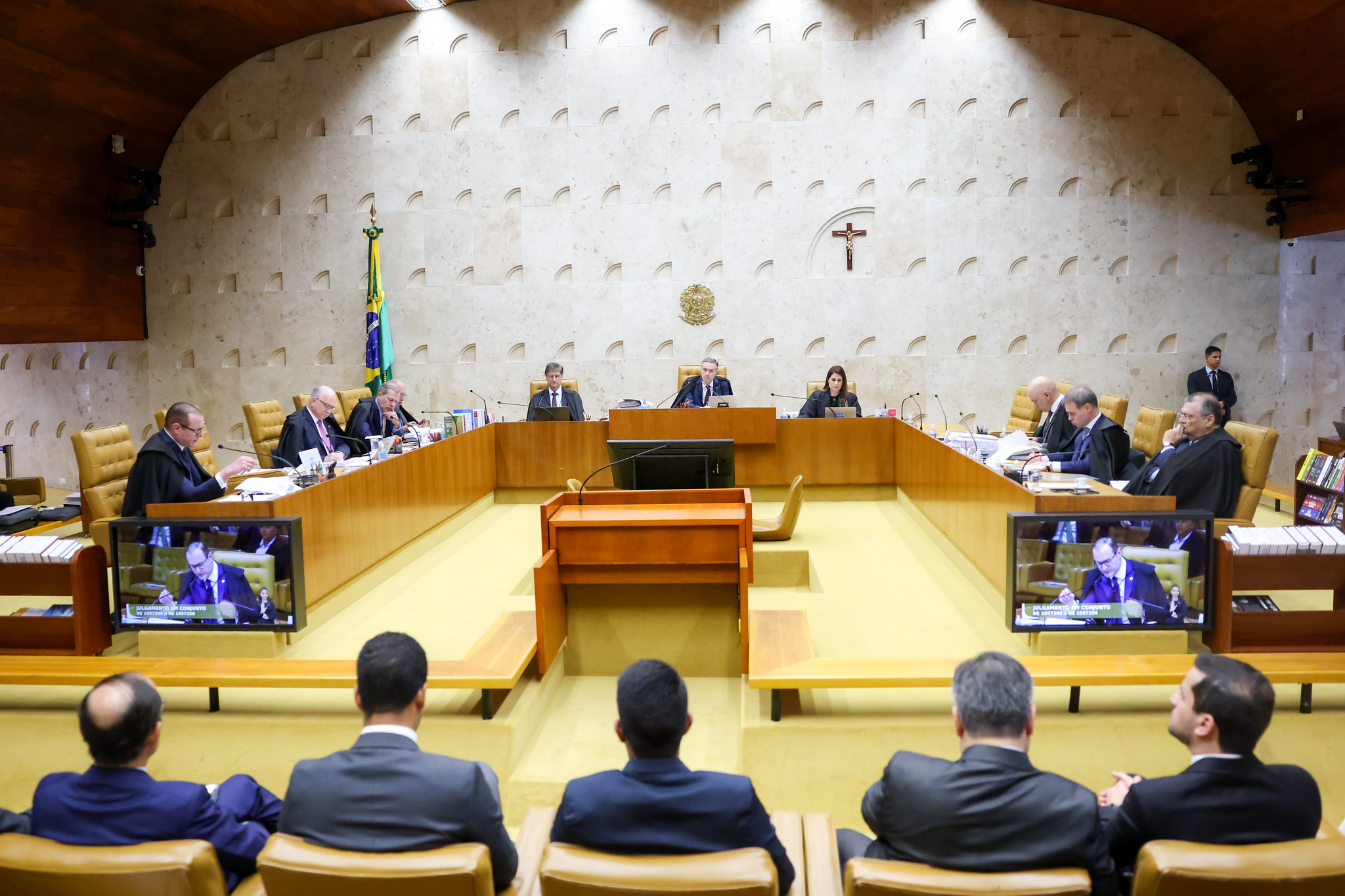 Sessão plenária do STF que formou maioria para a responsabilização de plataformas de redes sociais