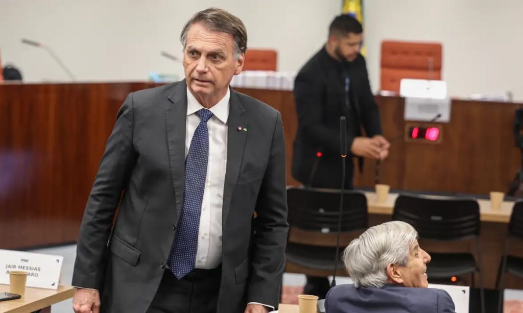 Bolsonaro negou plano de golpe, pedeiu desculpa ao STF e criticou urnas