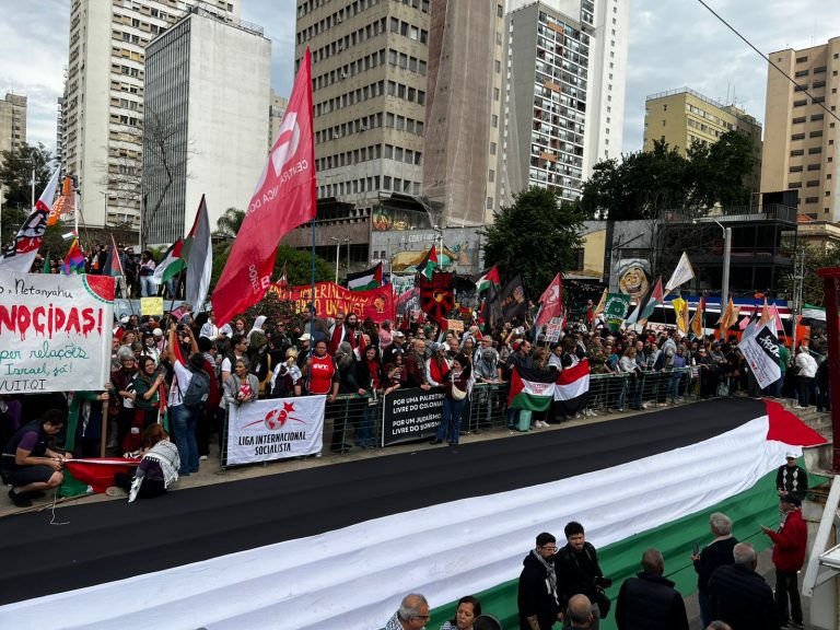 Pro-palestinian marches fill up streets of the main Brazilian city 