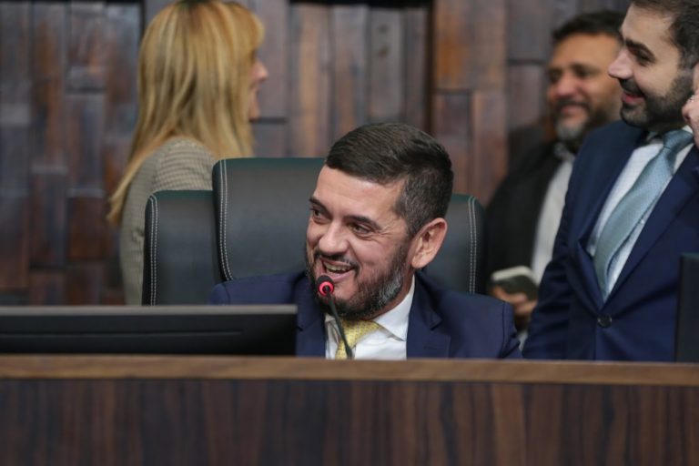 Rodrigo Bacellar assume governo do Rio durante licença de Castro do Palácio Guanabara
