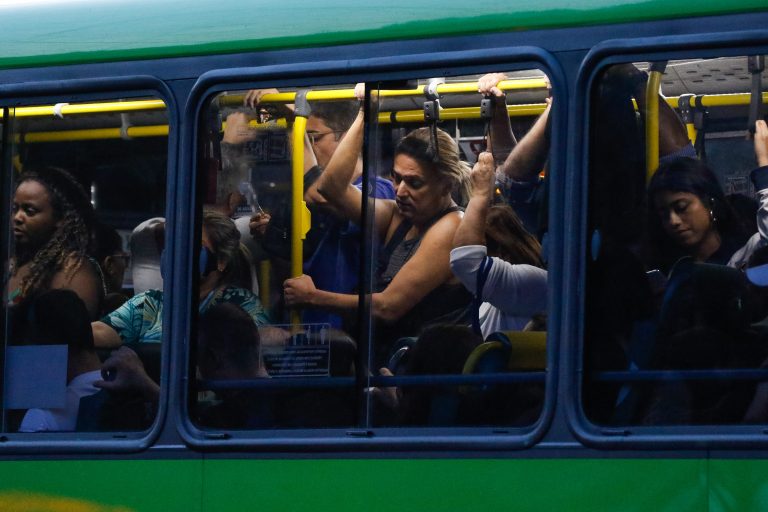 ‘Fim da escala 6x1 vai quebrar a economia?’: especialistas questionam estudos da Fiemg e da FGV