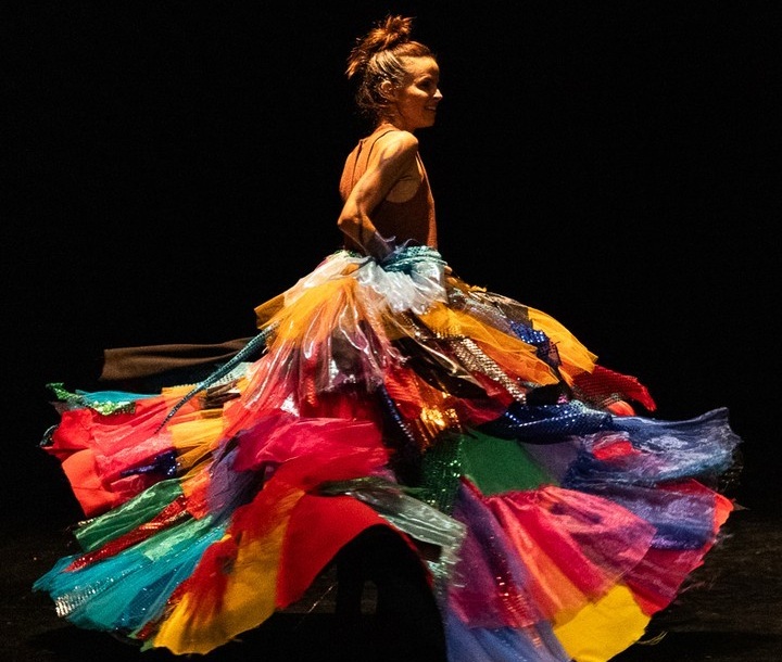 Cana de açúcar ganha voz em solo de teatro no Sesc Santo Amaro, no Recife (PE)