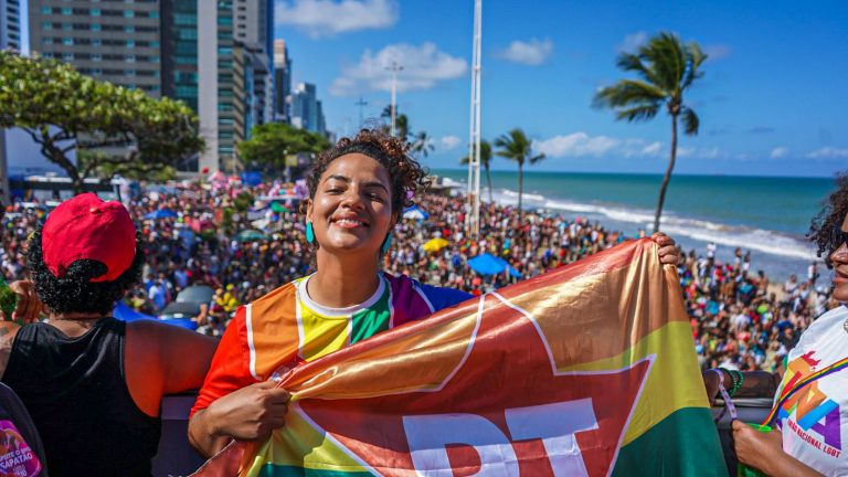 Deputada lésbica promove encontro com LGBT+ nesta quinta (26), no Recife