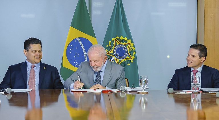 Polícia manda mais que governador no Brasil, diz especialista sobre PEC da Segurança Pública