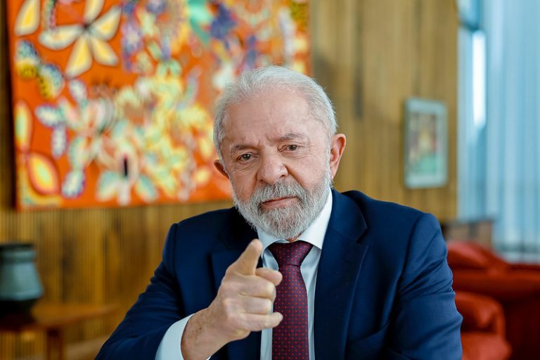 Lula diz que não se envolverá na disputa entre EUA e Venezuela e promete regular redes