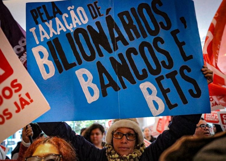 Brasil precisa taxar super-ricos para corrigir desigualdades históricas, defende tributarista