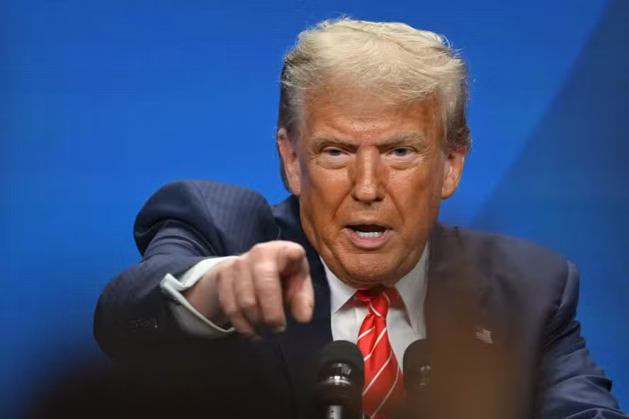 Trump faz 'bravata contra drogas', mas foco é petróleo venezuelano, avalia internacionalista