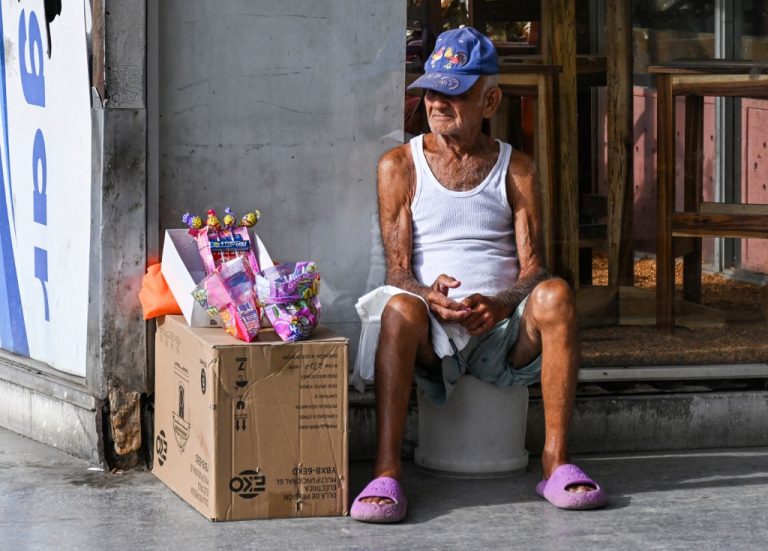 Trump toughens sanctions against Cuba, prohibits tourism and boosts support to the opposition  