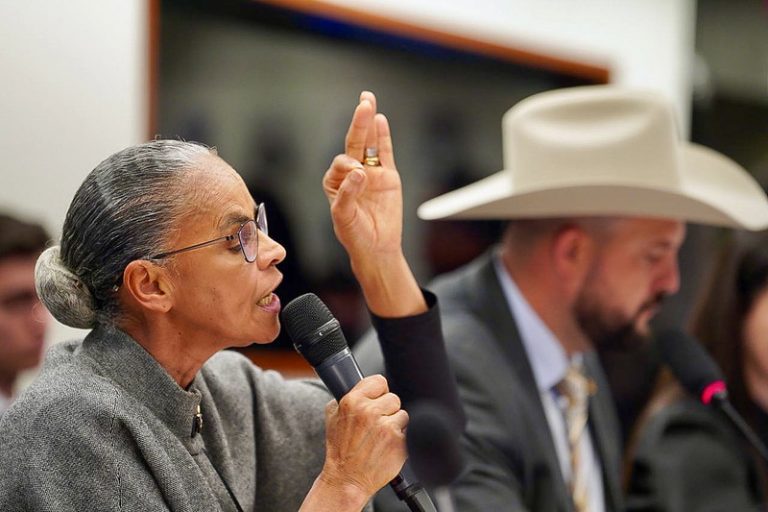 Bancada do agro usa sessão na Câmara para atacar Marina Silva e políticas ambientais