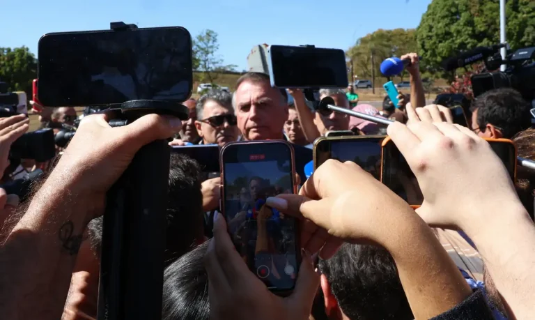 Do Sul ao Norte global: mídia internacional repercute medidas contra Jair Bolsonaro