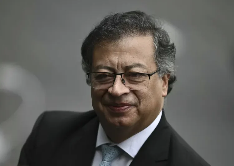 Petro escolhe governar 'à quente' e vai buscar força nas ruas, não no parlamento, diz analista