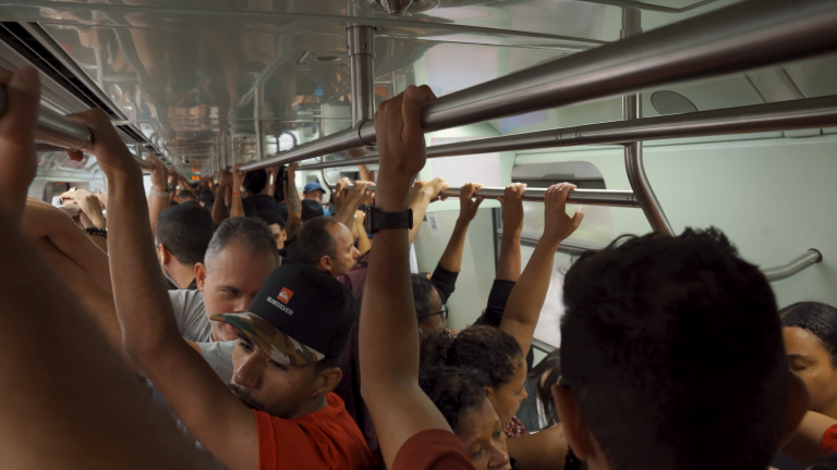 Documentário ‘Tarifa Zero: Cidade em Disputa’ evidencia como transporte público afeta dignidade