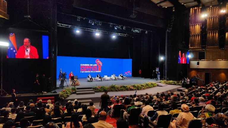Cúpula na Venezuela reúne militantes de 80 países e fortalece aliança contra o imperialismo 
