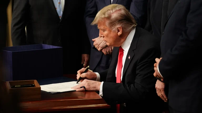 Carta de senadores dos EUA contra tarifas de Trump é 'indicativo da impopularidade’ da medida