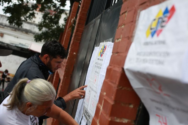 Eleição venezuelana é acompanhada por observadores estrangeiros; entenda o processo