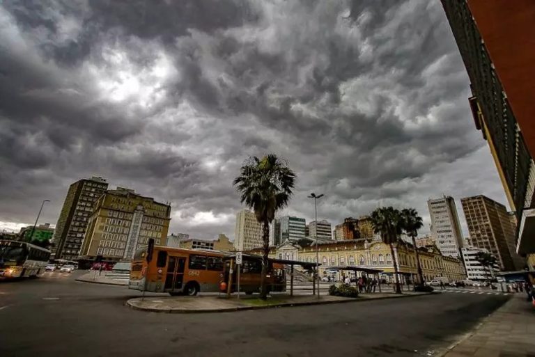 Ciclone se forma após forte calor e põe o Rio Grande do Sul em alerta 