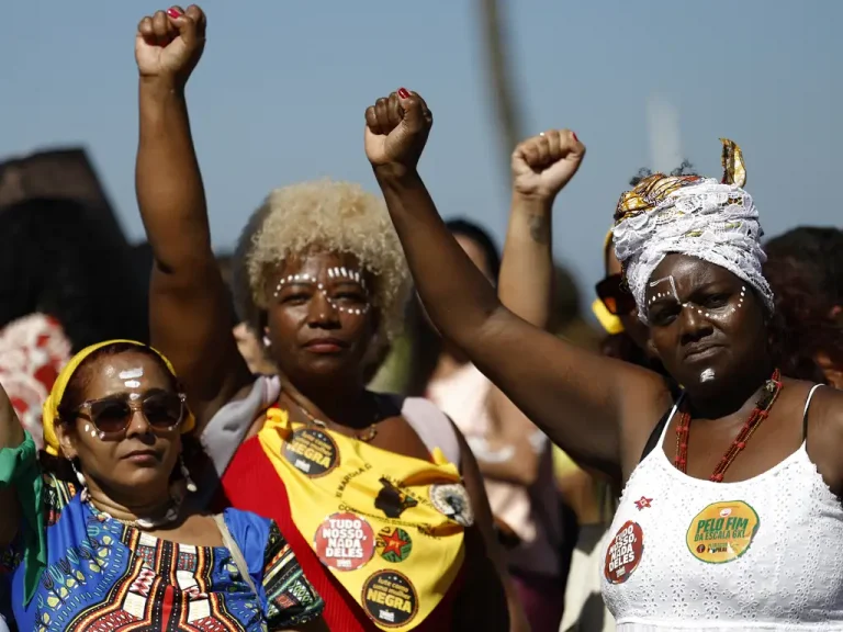 Saúde mental das mulheres negras precisa ser pensada considerando desigualdades estruturais