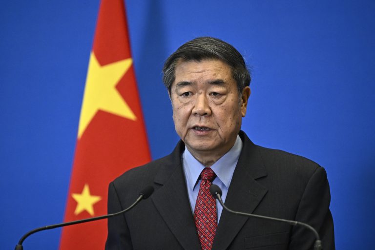 China defies U.S. threat of 100% tariffs on Russian oil purchases