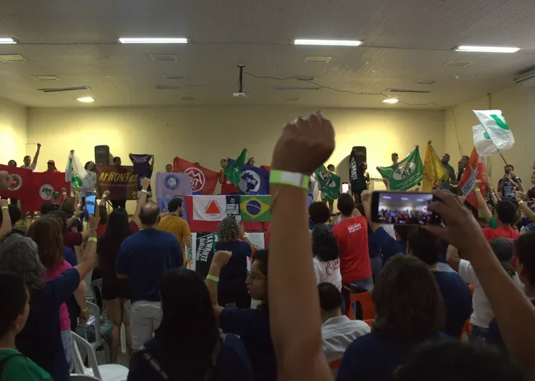 Plebiscito popular lança votação pela taxação dos super-ricos e o fim da escala 6x1