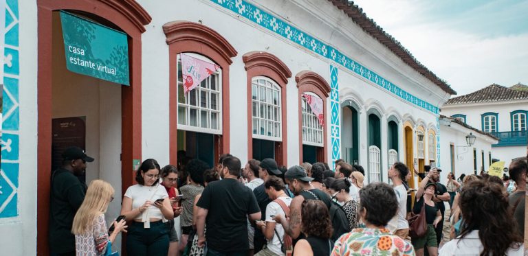 Literatura precisa passar por todas existências, diz fundadora de casa negra sobre volta à Flip