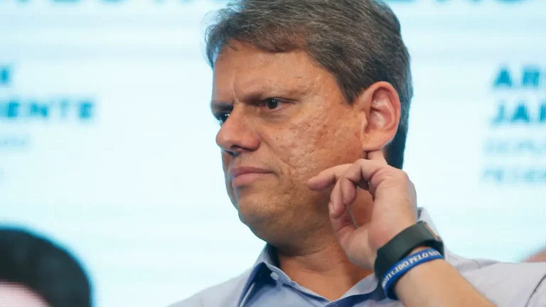 Tarcísio de Freitas confirma que é candidato à reeleição em São Paulo