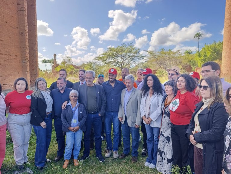Em visita a assentamento do MST, ministro anuncia avanços para Reforma Agrária em Campos (RJ)