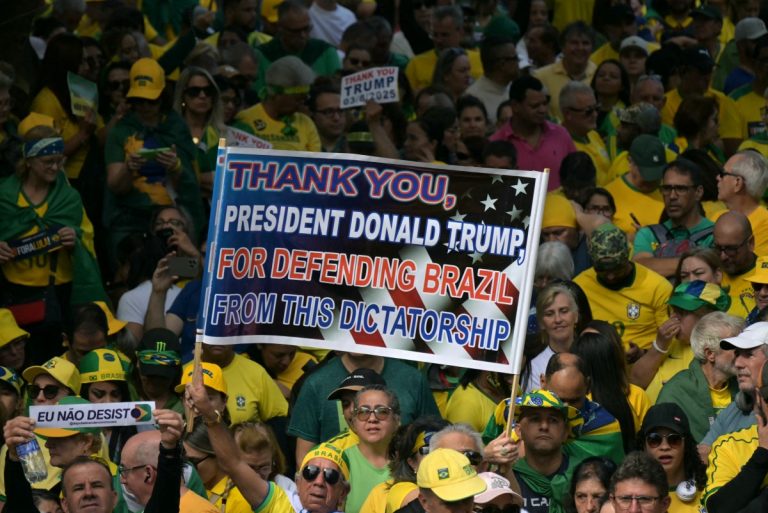 Guerra nas ruas? Bolsonaristas fazem ameaças ao Brasil em ato em SP