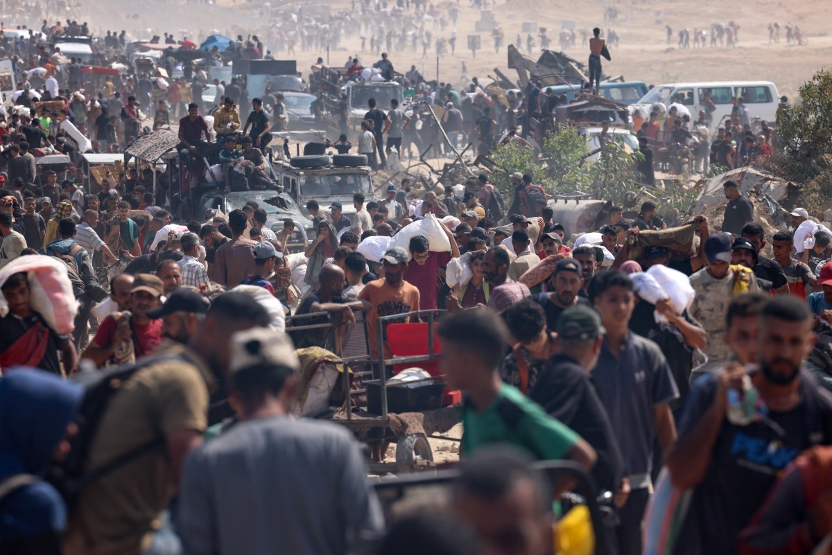 Ponto de busca de ajuda humanitária em Gaza, em agosto de 2025