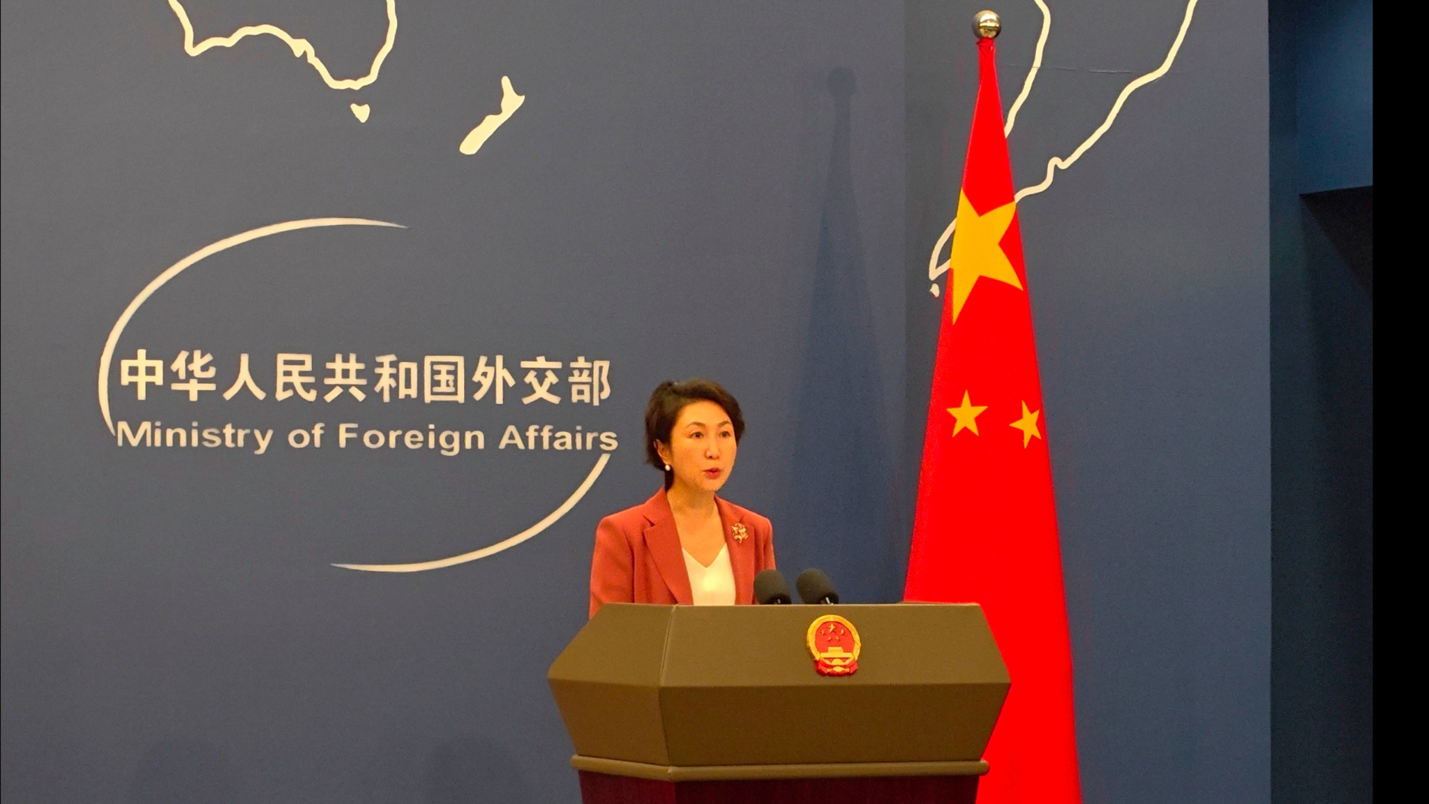 Mao Ning, porta-voz do Ministério de Relações Exteriores da China, em coletiva de imprensa - 18 de agosto de 2025