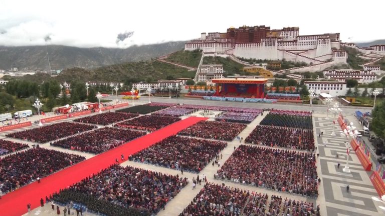 Xi Jinping pede 'nova Xizang moderna e socialista' nos 60 anos de fundação da Região Autônoma