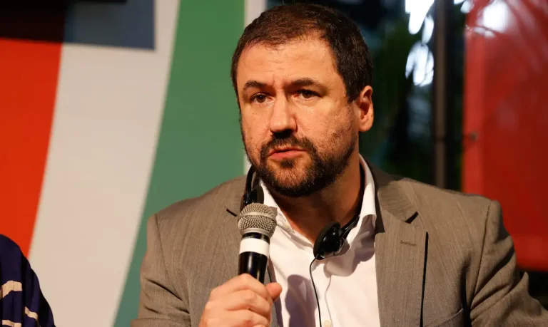 PL da Adultização amplia responsabilidade de big techs, diz secretário de Políticas Digitais