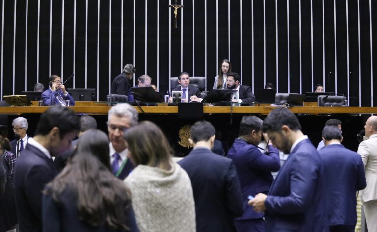 Câmara pode votar nesta semana a isenção do Imposto de Renda para quem ganha até R$ 5 mil