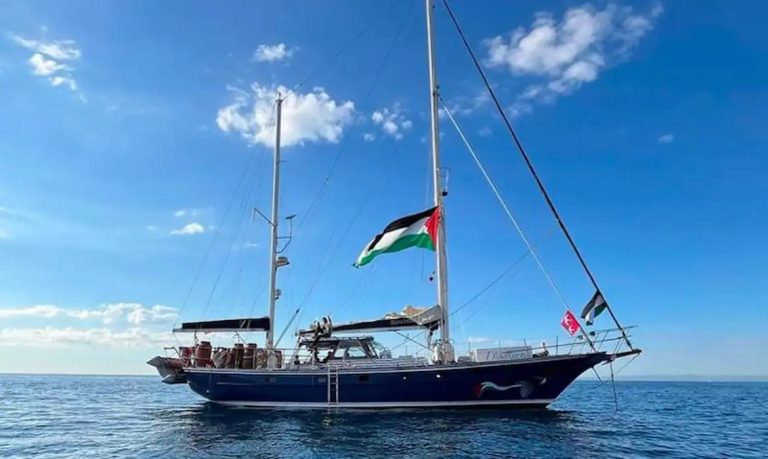 Com brasileiros, Flotilha da Liberdade leva ajuda humanitária a Gaza